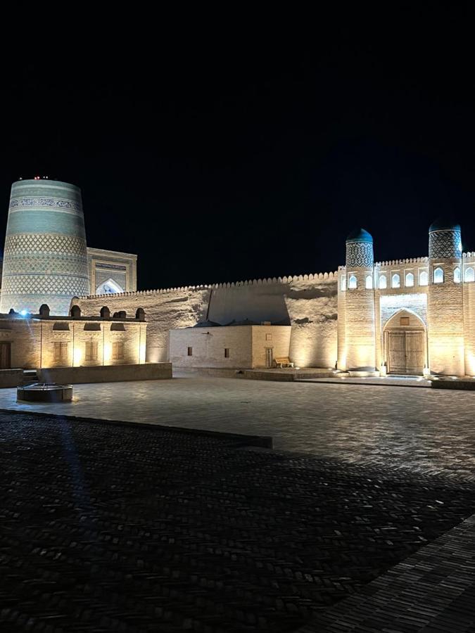 Feruzkhan Hotel - Madrassah Mohammed Rakhim Khan 1871 Khiva Buitenkant foto